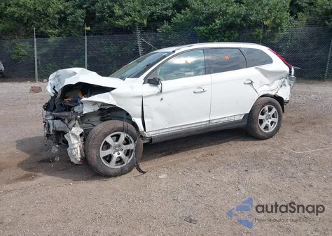 2012 Volvo Xc60 3.2/3.2 Platinum/3.2 Premier/3.2 Premier Plus z USA, uszkodzony, nr VIN YV4940DZXC2323904